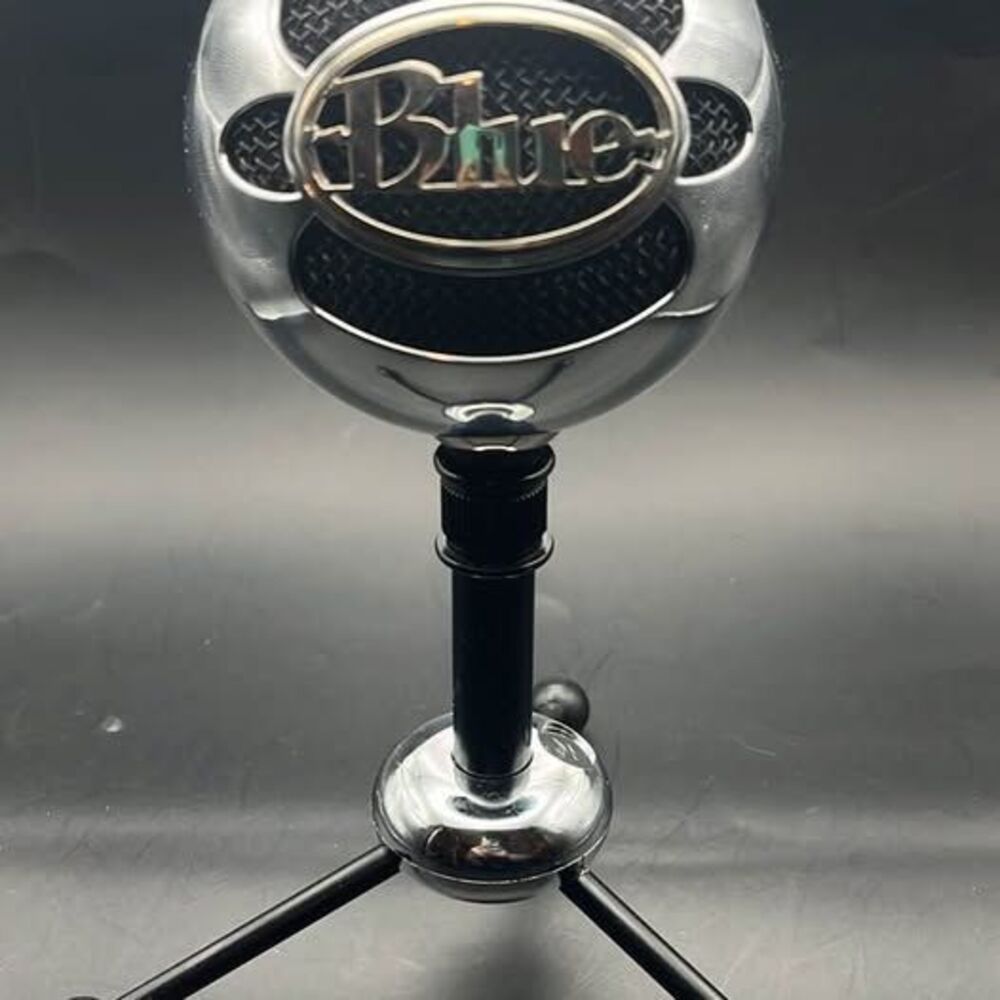 The snowball USB microphone Blue for stream / podcasts brushed